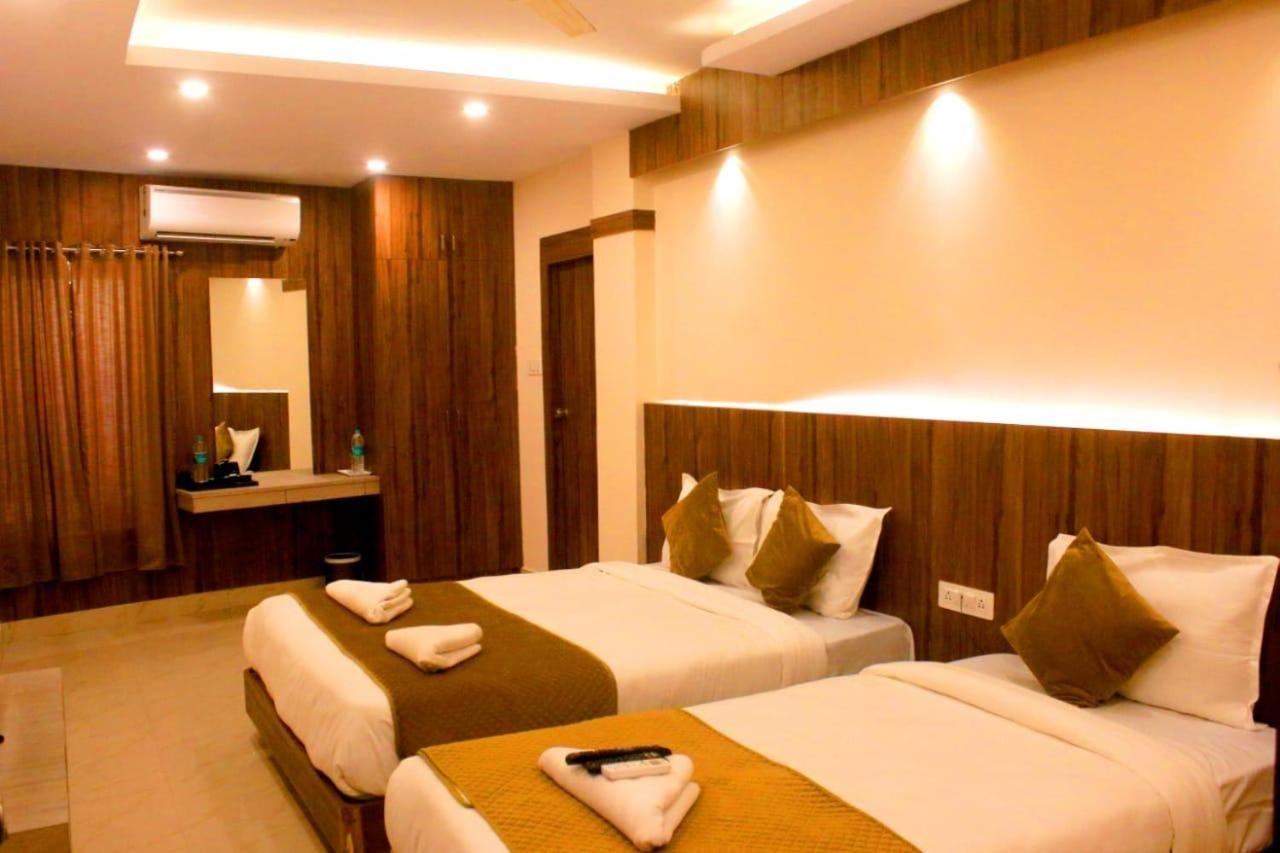 Hotel Sakura Inn Hosūr Buitenkant foto